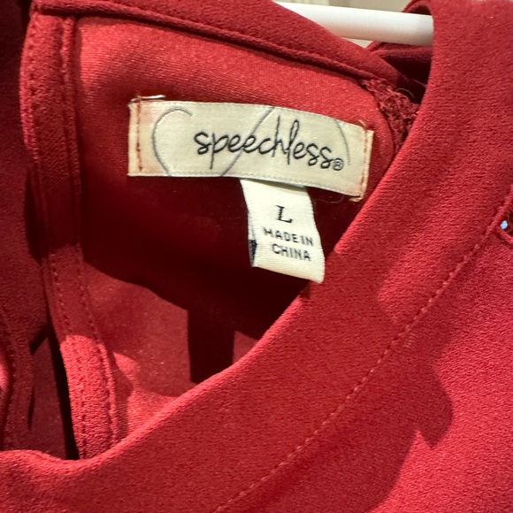 Wine-Coloured Lace Capped Sleeve Mini Dress - Picture 7 of 8